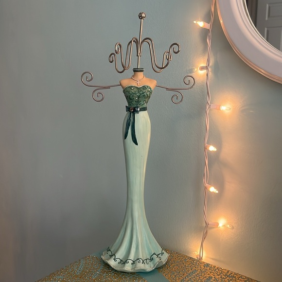 Jewelry Hanger Doll with Dress for Necklaces, Bracelets, Rings NEW - Picture 3 of 10